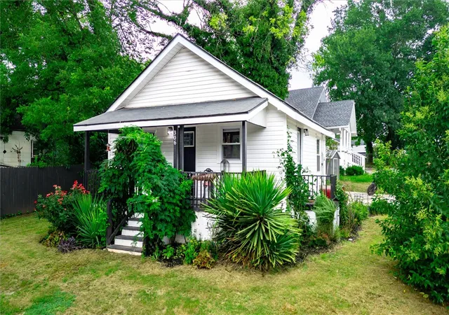 Photo 1 of Single family home for sale at 306 Lady St, Greenville, SC 29605 | MLS# 20303912 | Listing updated on 2026-08-20