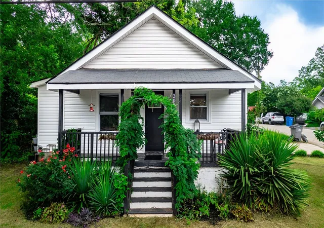 Photo 2 of Single family home for sale at 306 Lady St, Greenville, SC 29605 | MLS# 20303912 | Listing updated on 2026-08-20