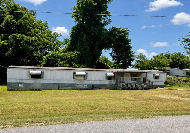 Photo 1 of Sale Pending at 102 Raymond Rd, Abbeville, SC 29620 | MLS# 20303931 | Listing updated on 2026-10-01