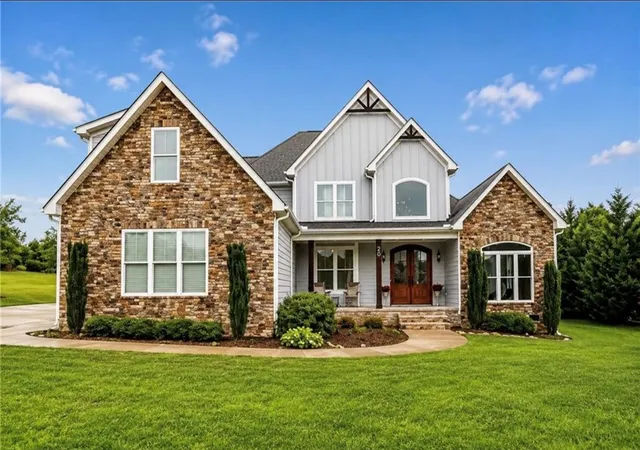 Photo 1 of Single family home for sale at 20 Ione Cir, Williamston, SC 29697 | MLS# 20303869 | Listing updated on 2026-09-25