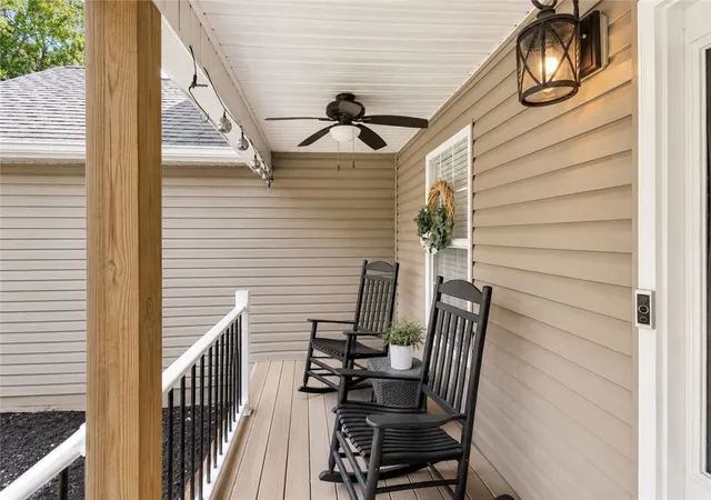 Photo 4 of Single family home for sale at 302 Ridgeside Ct, West Union, SC 29696 | MLS# 20304038 | Listing updated on 2026-09-15