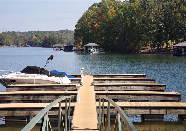 26th image of 141 Northshores Dr, Seneca, SC 29672 | MLS# 20304043