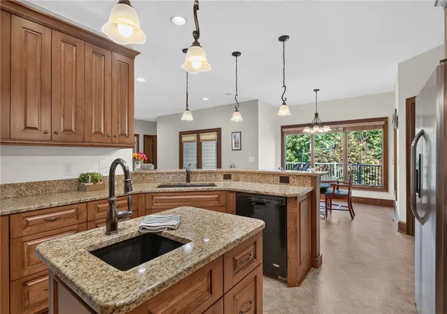 Photo 3 of Single family home for sale at 141 Northshores Dr, Seneca, SC 29672 | MLS# 20304043 | Listing updated on 2026-08-24