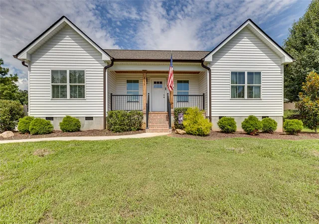 Photo 3 of Single family home for sale at 115 Wrentree Dr, Easley, SC 29642 | MLS# 20304048 | Listing updated on 2026-09-02