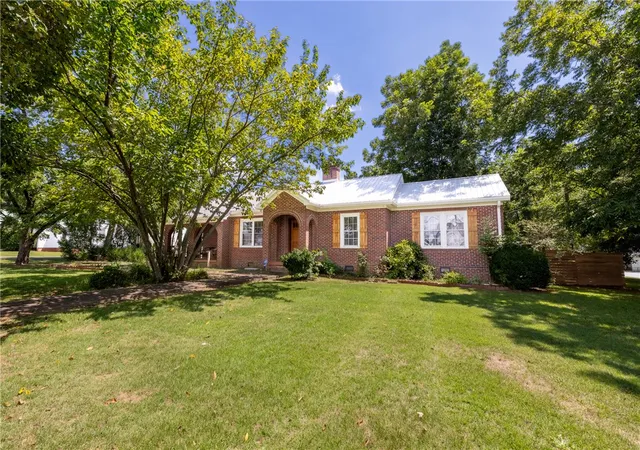 Photo 1 of Single family home for sale at 704 Cherry St, Pendleton, SC 29670 | MLS# 20304059 | Listing updated on 2026-08-30