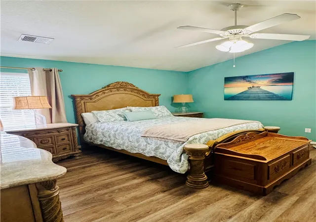 Photo 3 of Single family home for sale at 525 Shore Line Dr, Anderson, SC 29626 | MLS# 20304060 | Listing updated on 2026-08-23