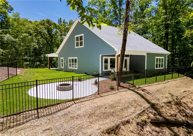2nd image of 322 Oconee Ave, Westminster, SC 29693 | MLS# 20304023