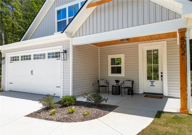2nd image of 502 Point Rd, Westminster, SC 29693 | MLS# 20304020