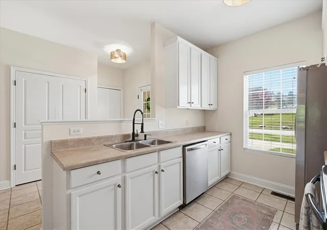 Photo 3 of Sale Pending at 523 E Perkins Crk Rd, Seneca, SC 29678 | MLS# 20304092 | Listing updated on 2026-09-03