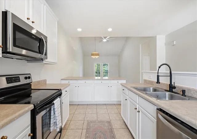Photo 4 of Sale Pending at 523 E Perkins Crk Rd, Seneca, SC 29678 | MLS# 20304092 | Listing updated on 2026-09-03