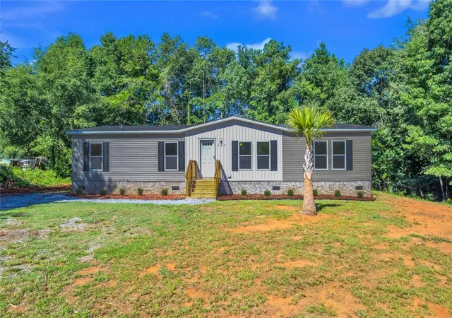 Photo 1 of Sale Pending at 131 Green Tree Rd, Anderson, SC 29625 | MLS# 20304115 | Listing updated on 2026-08-19