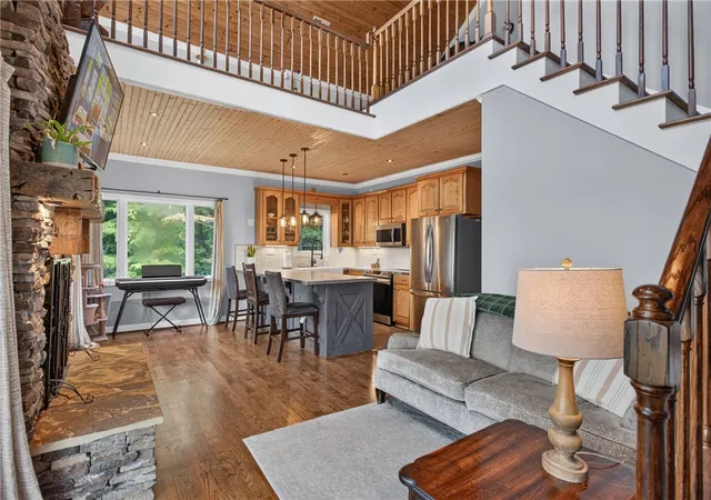 Photo 4 of Single family home for sale at 125 Chauga Shls Dr, Westminster, SC 29693 | MLS# 20304188 | Listing updated on 2026-09-05