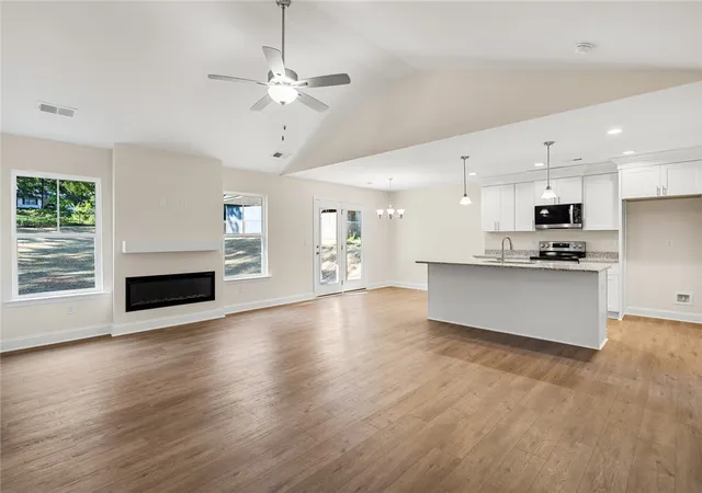Photo 3 of Single family home for sale at 205 Sycamore St, Anderson, SC 29625 | MLS# 20304109 | Listing updated on 2026-09-10