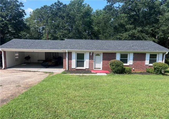 Photo 1 of Sale Pending at 213 Hillcrest Cir, Anderson, SC 29624 | MLS# 20303739 | Listing updated on 2026-08-31