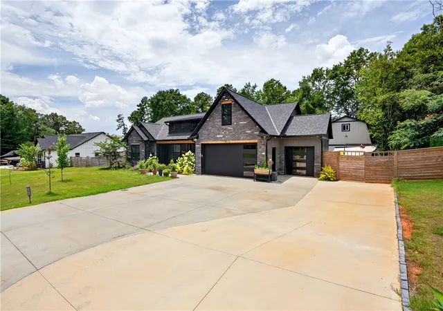 Photo 3 of Single family home for sale at 1512 Asbury Park Rd, Anderson, SC 29625 | MLS# 20304248 | Listing updated on 2026-09-21