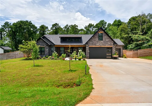 Photo 4 of Single family home for sale at 1512 Asbury Park Rd, Anderson, SC 29625 | MLS# 20304248 | Listing updated on 2026-09-21