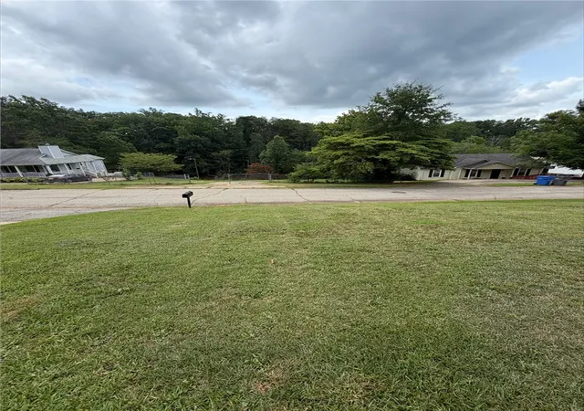 Photo 3 of Single family home for sale at 34 Shore Dr, Greenville, SC 29611 | MLS# 20304176 | Listing updated on 2026-08-28