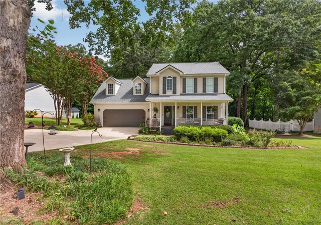 Photo 3 of Single family home for sale at 206 Playground Rd, Walhalla, SC 29691 | MLS# 20304145 | Listing updated on 2026-09-30