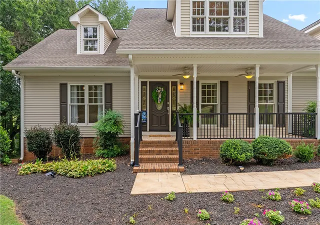 2nd image of 607 Ben Hilda Dr, Seneca, SC 29678 | MLS# 20304219