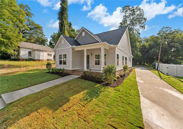 Photo 2 of Sale Pending at 1411 S Mcduffie St, Anderson, SC 29624 | MLS# 20304282 | Listing updated on 2026-08-24