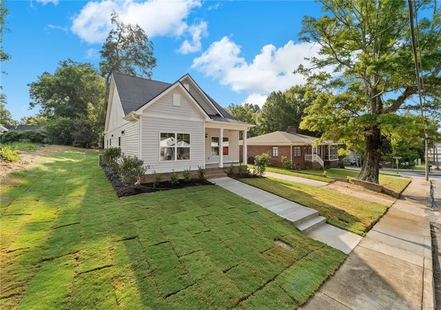 Photo 3 of Sale Pending at 1411 S Mcduffie St, Anderson, SC 29624 | MLS# 20304282 | Listing updated on 2026-08-24