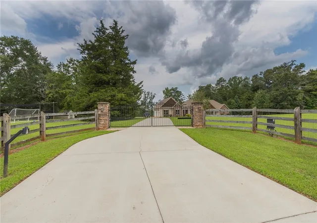 2nd image of 1060 Shackleburg Rd, Anderson, SC 29621 | MLS# 20304003