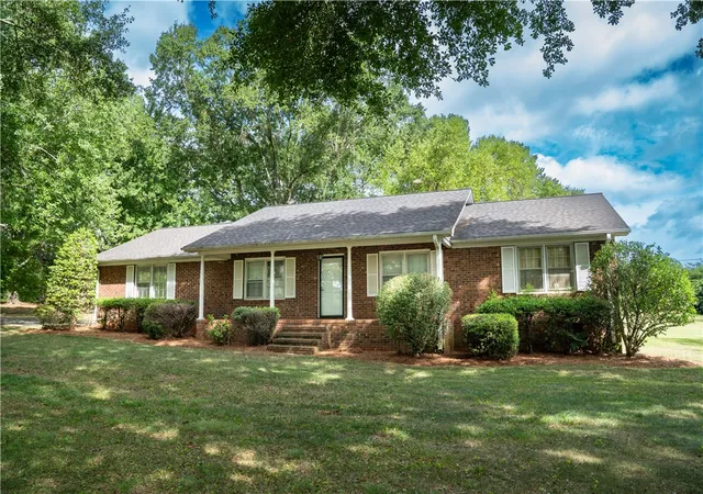 Photo 1 of Single family home for sale at 551 Riveroak Rd, Inman, SC 29349 | MLS# 20304519 | Listing updated on 2026-09-22
