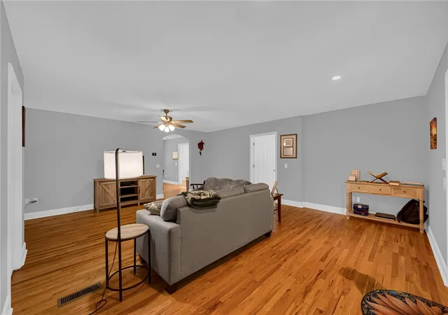 5th image of 134 Rolling Dr, Westminster, SC 29693 | MLS# 20304717