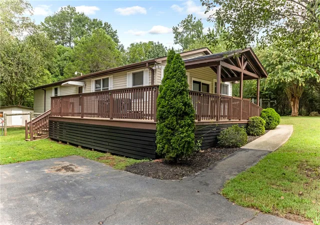 2nd image of 404 Davis Rd, Liberty, SC 29657 | MLS# 20304737