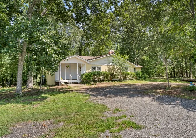 2nd image of 131 B D Johnston Rd, Central, SC 29630 | MLS# 20304664
