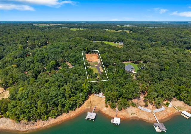 4th image of 310 Perry Cir, Townville, SC 29689 | MLS# 20304746
