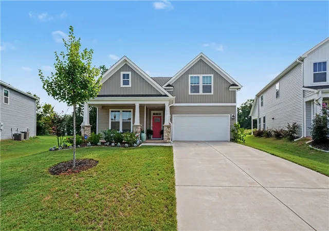 Photo 1 of Single family home for sale at 417 Patterdale Trl, Greenville, SC 29611 | MLS# 20304603 | Listing updated on 2026-09-12