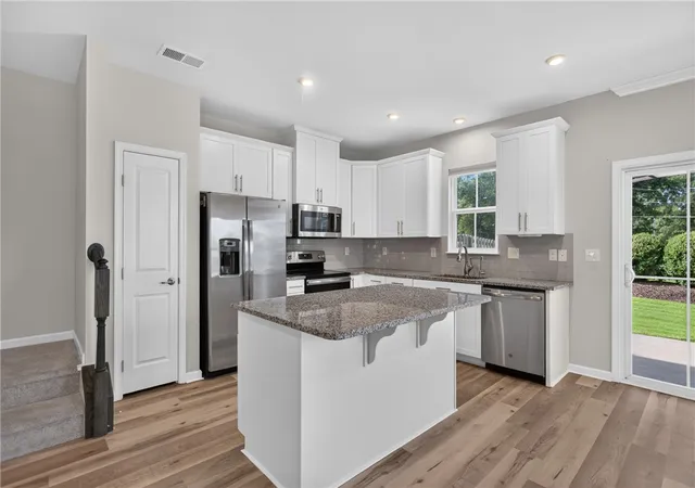 Photo 2 of Townhouse for sale at 115 Roundtree Dr, Simpsonville, SC 29681 | MLS# 20304439 | Listing updated on 2026-10-01