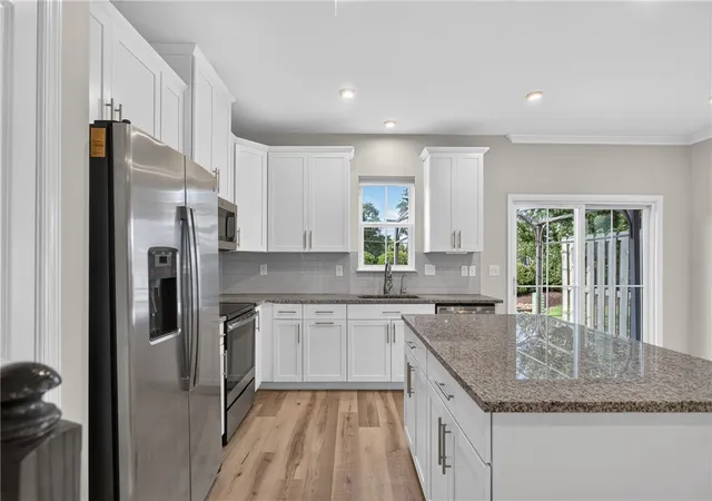 Photo 4 of Townhouse for sale at 115 Roundtree Dr, Simpsonville, SC 29681 | MLS# 20304439 | Listing updated on 2026-10-01
