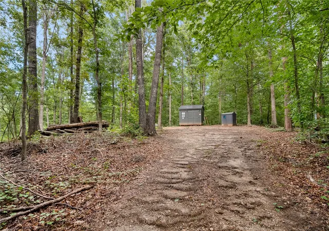 3rd image of 328 Smoke Rise Dr, Westminster, SC 29693 | MLS# 20304641