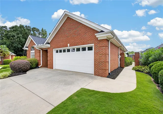 Photo 4 of Single family home for sale at 110 Carmen Way, Easley, SC 29642 | MLS# 20304705 | Listing updated on 2026-08-06