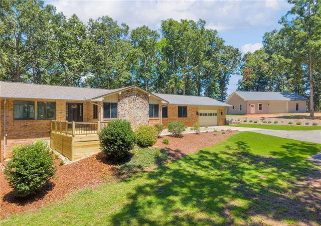 1st image of 169 Castlewood Dr, Westminster, SC 29693 | MLS# 20304640