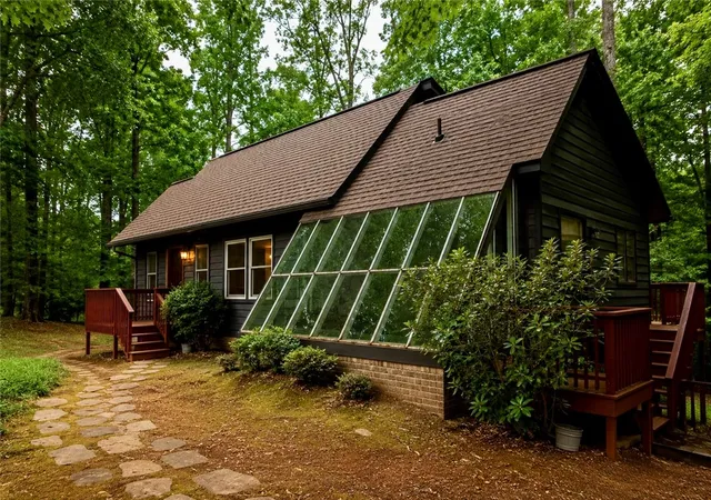 Photo 3 of Single family home for sale at 211 Timberline Ridge, Walhalla, SC 29691 | MLS# 20303816 | Listing updated on 2026-09-10