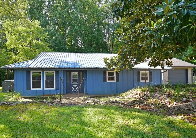 Photo 4 of Sale Pending at 301 Fond Du Lac Dr, Central, SC 29630 | MLS# 20304765 | Listing updated on 2026-09-02