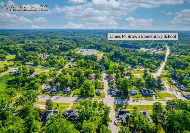 28th image of 100 S Laurel St, Walhalla, SC 29691 | MLS# 20304578