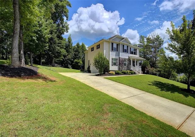 Photo 3 of Single family home for sale at 209 Montague Dr, Easley, SC 29640 | MLS# 20304763 | Listing updated on 2026-09-06