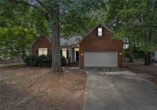 Photo 2 of Single family home for sale at 1238 Westgate Rd, Anderson, SC 29626 | MLS# 20304829 | Listing updated on 2026-10-27