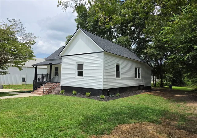 2nd image of 8 W First St, Williamston, SC 29697 | MLS# 20304843