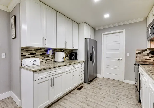 Photo 3 of Single family home for sale at 110 Avondale Rd, Anderson, SC 29624 | MLS# 20304854 | Listing updated on 2026-09-20
