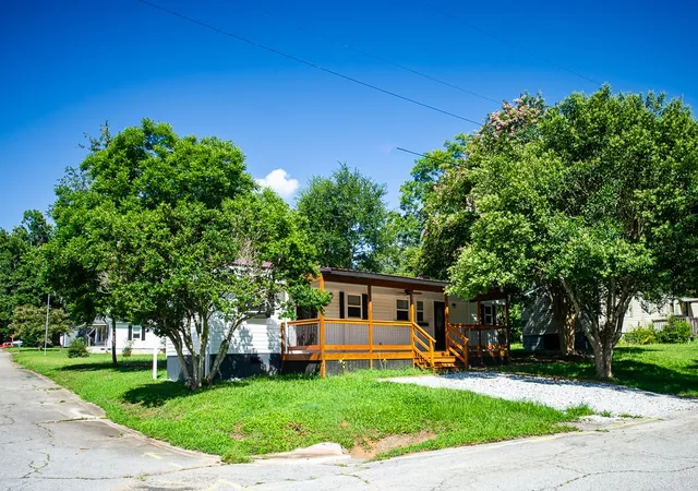 4th image of 203 N Hampton St, Westminster, SC 29693 | MLS# 20304738