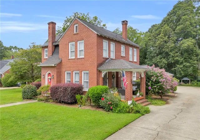 Photo 2 of Single family home for sale at 308 Retreat St, Westminster, SC 29693 | MLS# 20304744 | Listing updated on 2026-08-22