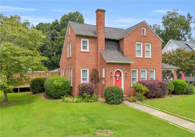 Photo 3 of Single family home for sale at 308 Retreat St, Westminster, SC 29693 | MLS# 20304744 | Listing updated on 2026-08-22