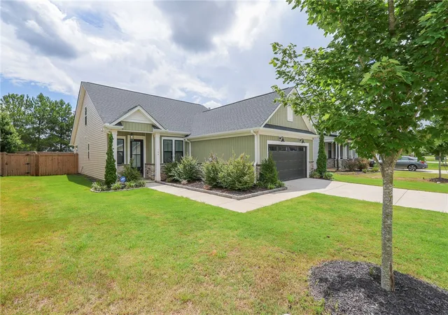 Photo 3 of Single family home for sale at 124 Laurel Oak Dr, Anderson, SC 29621 | MLS# 20304691 | Listing updated on 2026-08-10