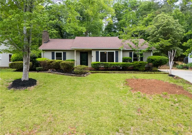 Photo 1 of Sale Pending at 1606 Winding Way, Taylors, SC 29687 | MLS# 20304882 | Listing updated on 2026-08-23
