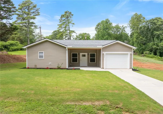 1st image of 914 Smith Grove Rd, Easley, SC 29640 | MLS# 20304900